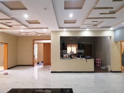 1 kanal upper portion for rent opf society khayaban e jinnah road lahore