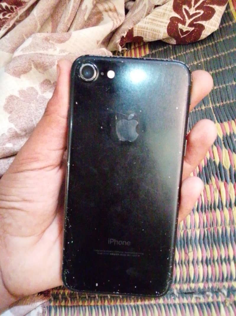 Apple iPhone 7 2