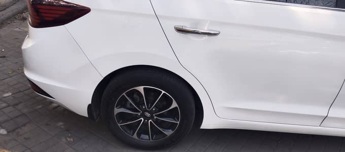 Hyundai Elantra GLS. Hyundai Maintained