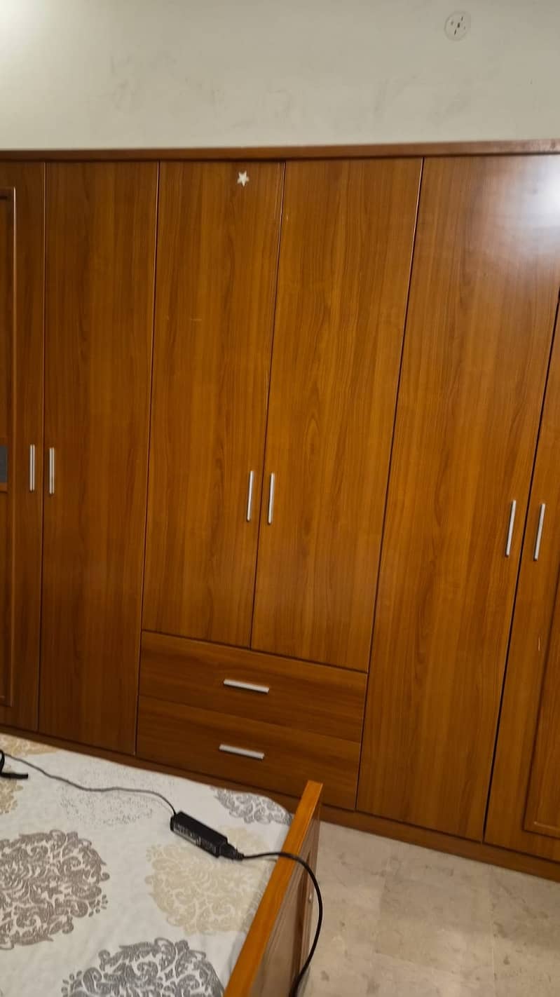 Wardrobe 0