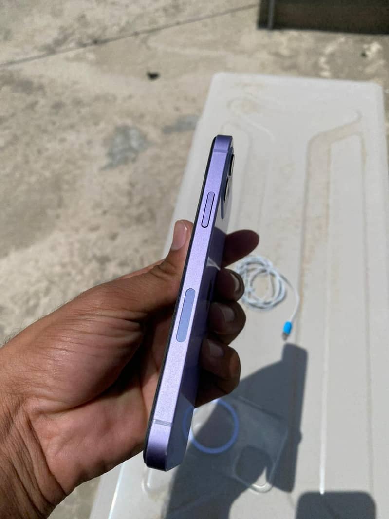 Iphone 12 4