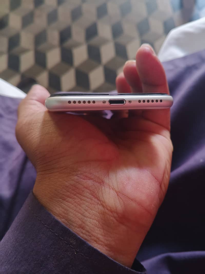 Apple iPhone SE 3rd generation 2