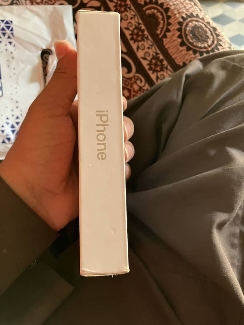 Apple iPhone SE 3rd generation 10