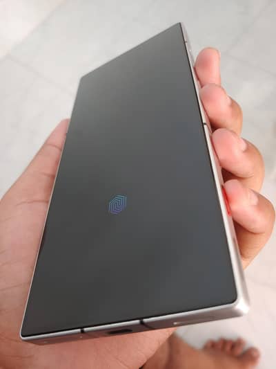 redmagic 8 pro + 16+8 GB ram 512 GB storage pubg 120 fps