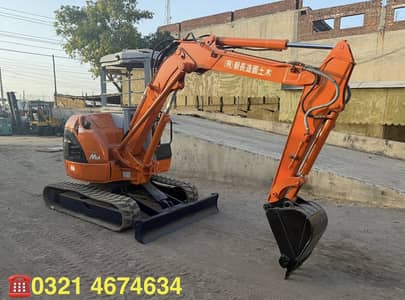 HITACHI MINI EXCAVATOR 3 TON. EX33. FRESH JAPAN IMPORT. WITH PIPING