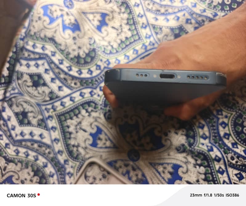 Apple iPhone 13 jv 3