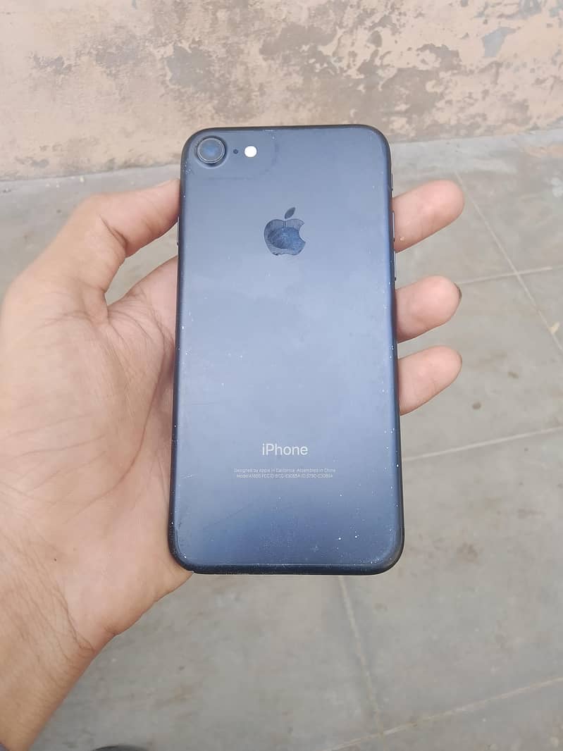 Apple iPhone 7 0