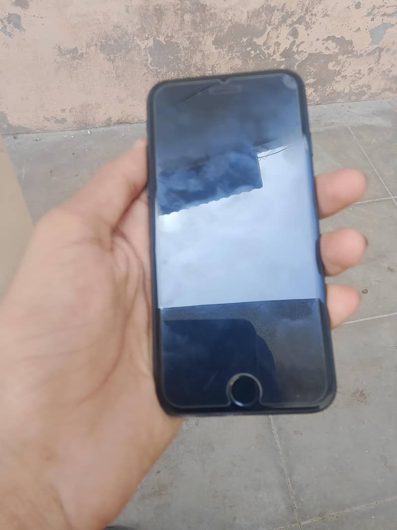 Apple iPhone 7 4