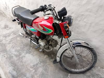 Honda CD 70 2016, total genuine, still in original engine guaranteed