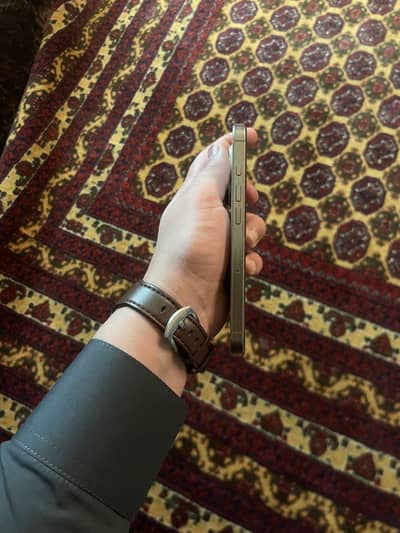 Apple iPhone 16 Pro