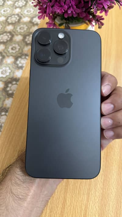 iPhone 15 Pro Max Black Titanium LLA - 87% Battery Health - JV