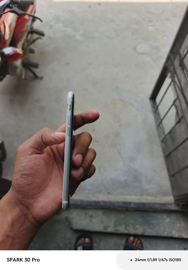 Apple iPhone SE 3