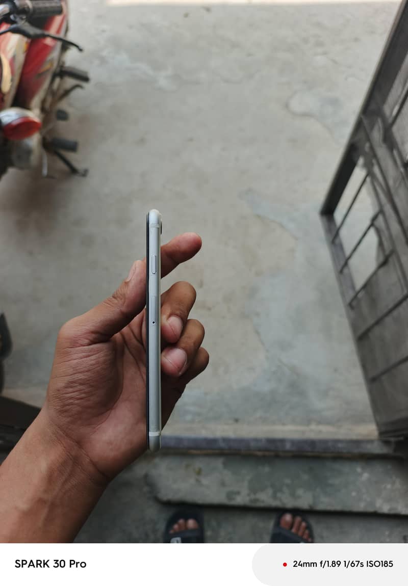 Apple iPhone SE 4
