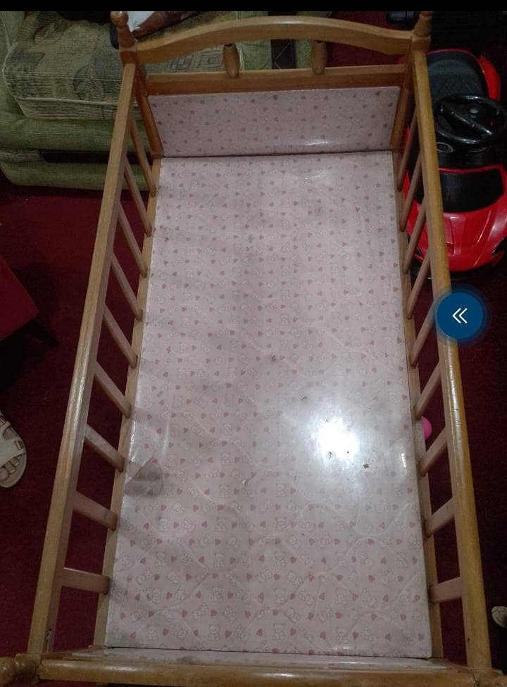 baby's crib 3