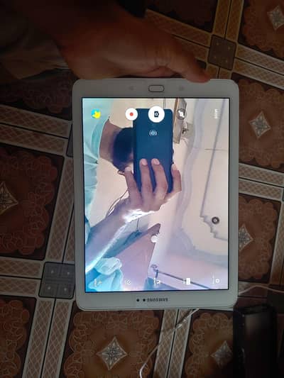Samsung tablet 32gb p. old display