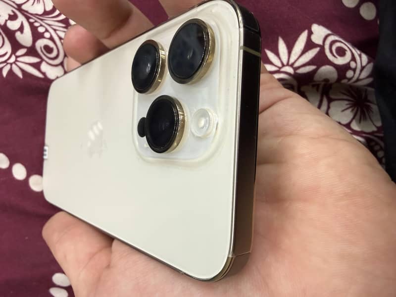 iPhone 14 pro 4