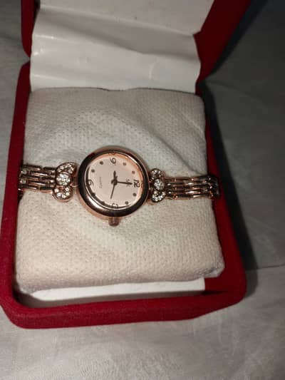 BEAUTIFUL GIRLS WRIST WATCH