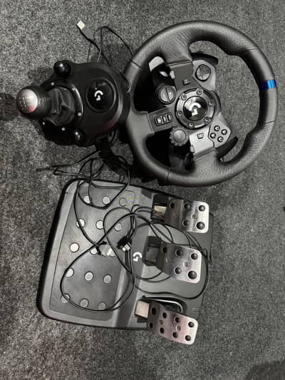 Logitech G923 Wheel with Shifter (PS5/PS4/PC)