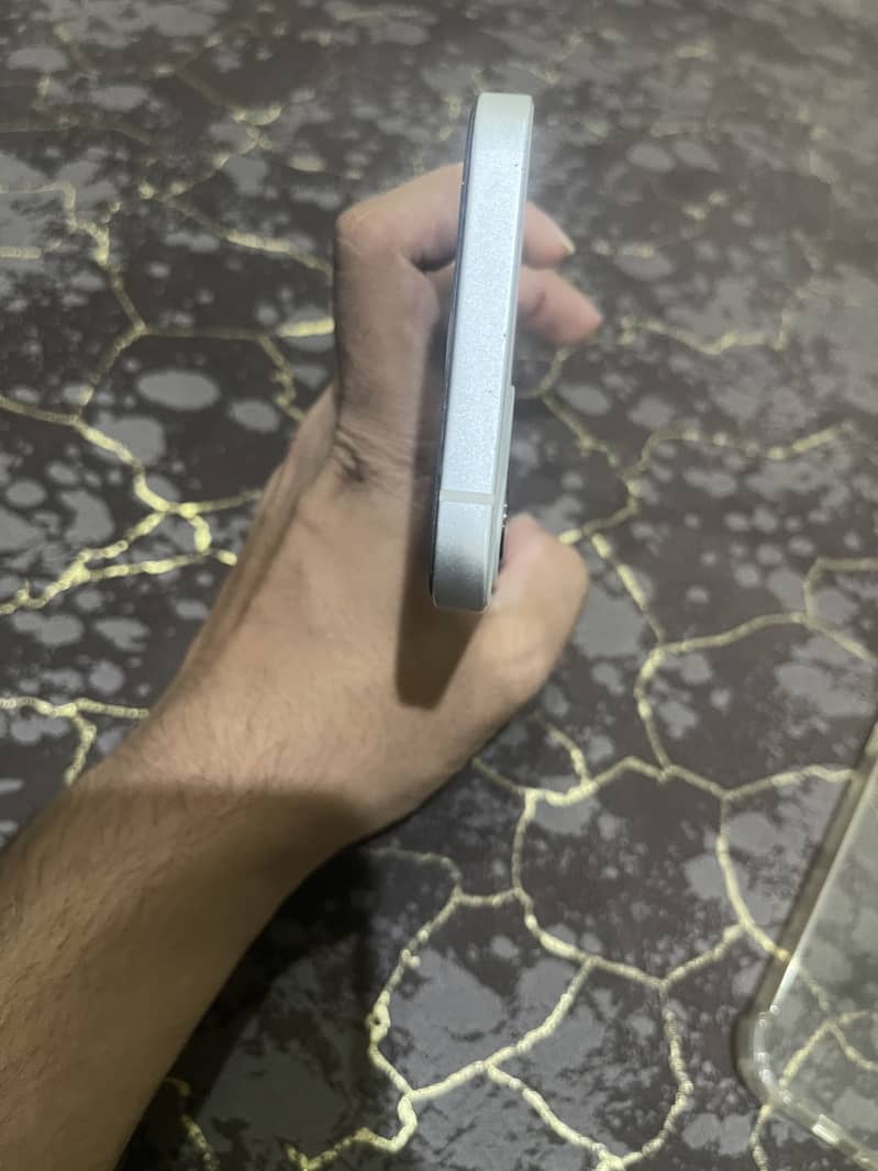 Iphone 12 4