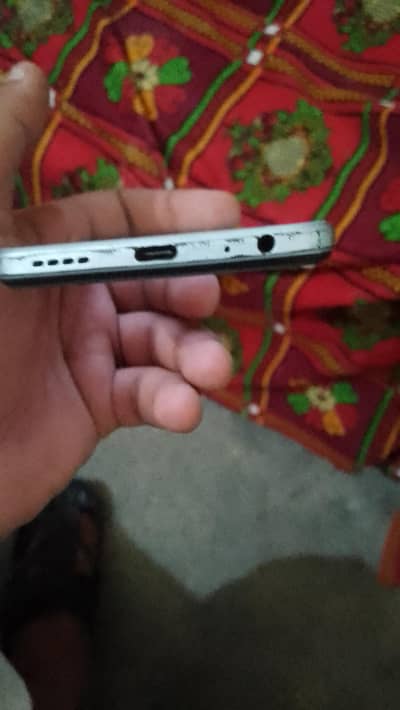 Vivo Y21 4 64 glass brake ha urgent sale