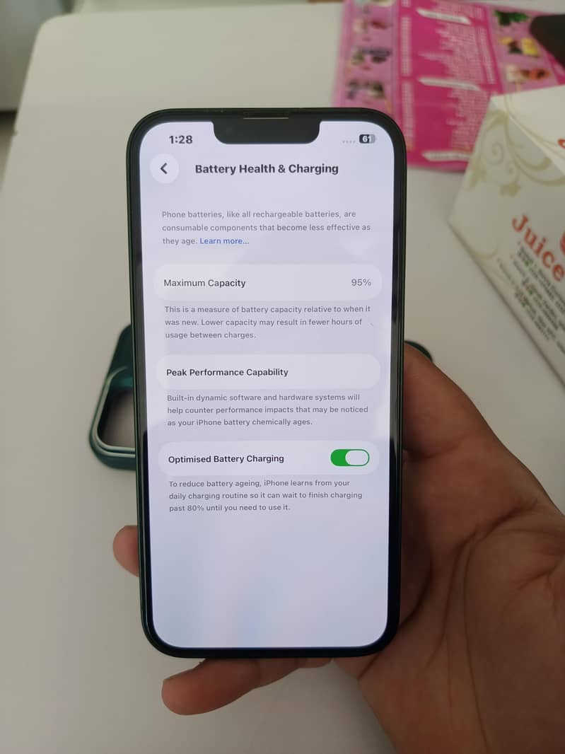 Apple iPhone 13 4