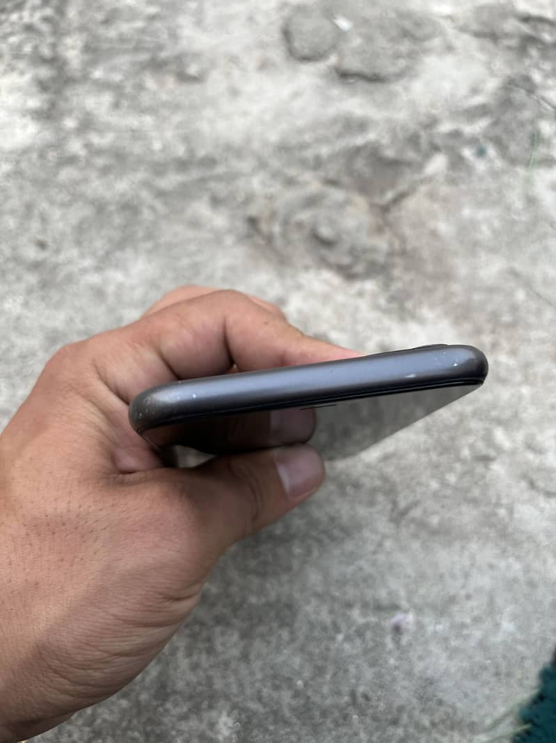 iPhone 11 6