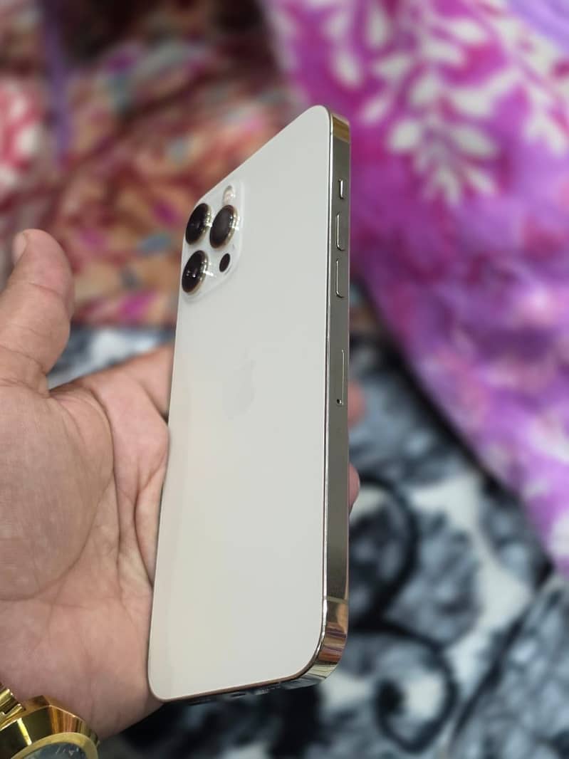 iphne12 pro max 4