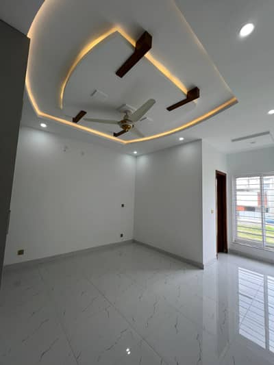 GULBERG RESIDENCIA 7M FULL HOUSE FOR RENT