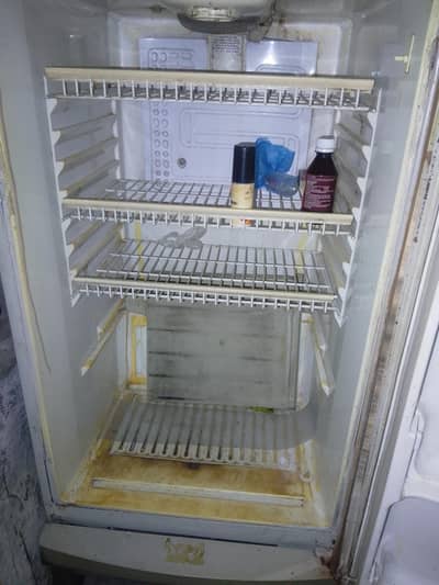 old fridge gas leak hy heavy weight sb kch genuine lga hua hy