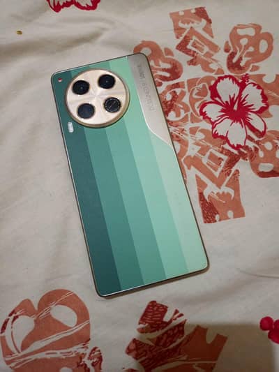 Tecno CAMON 30