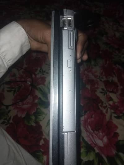 installed memory ram 2 GB storage 80 GB Barry not instaled