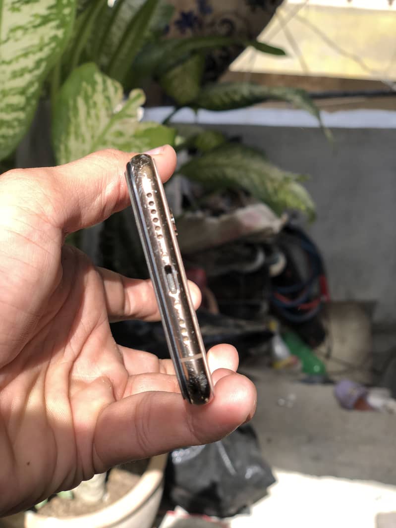 Apple iPhone XS Approved 5