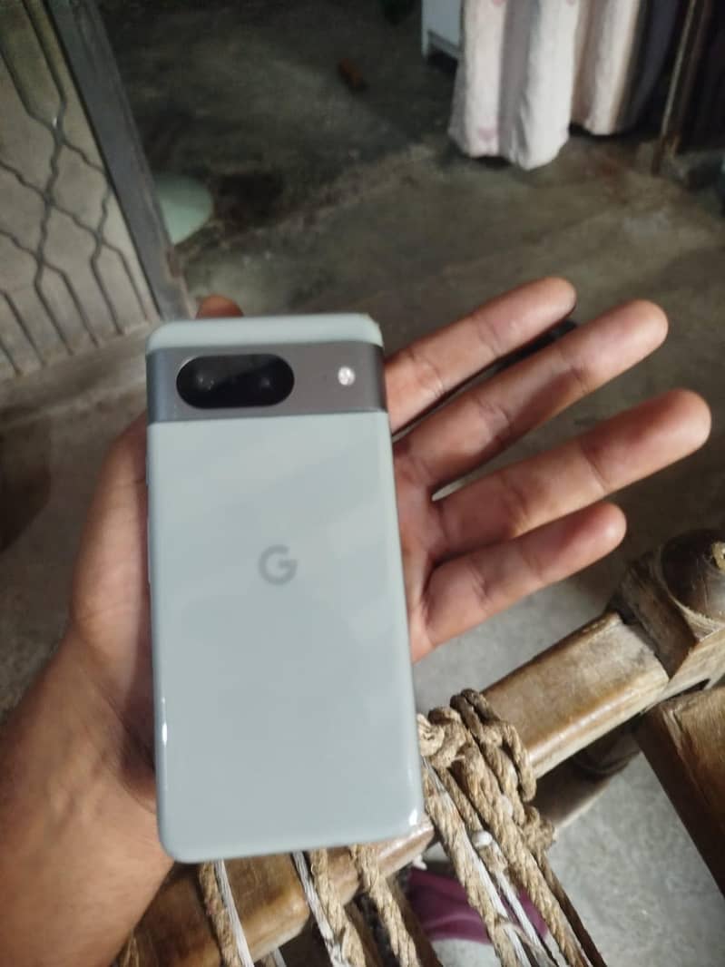 Google Pixel 8 3