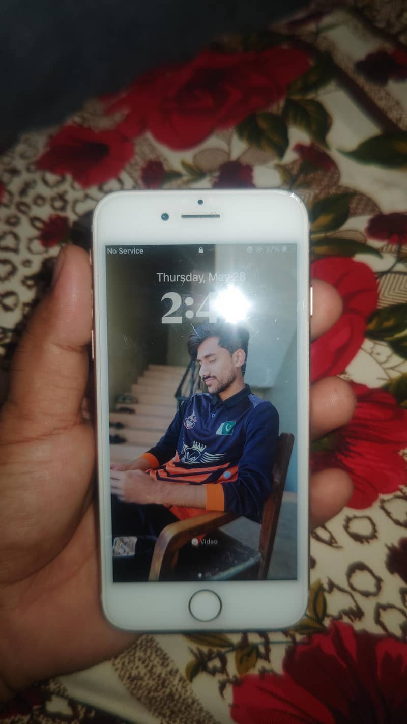 Apple iPhone 8 0
