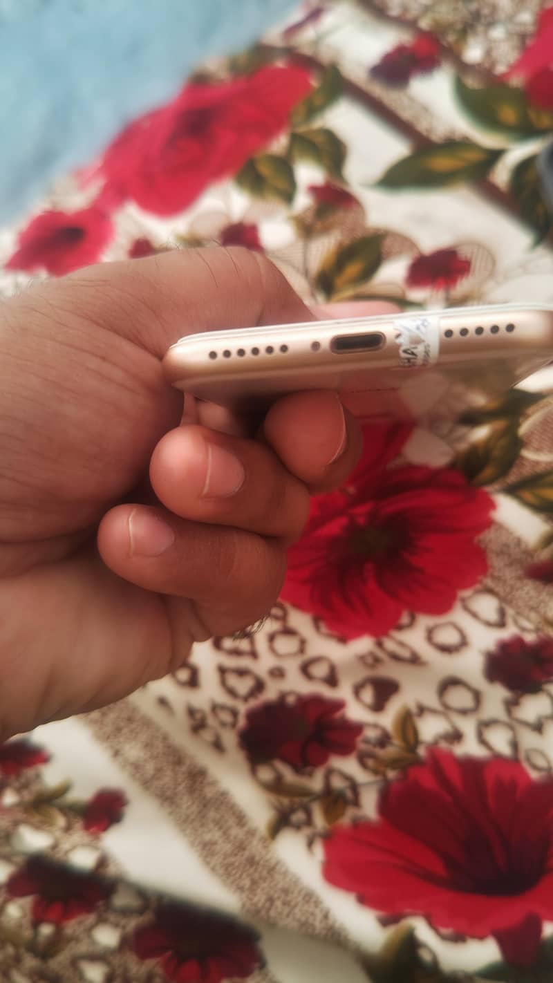 Apple iPhone 8 5