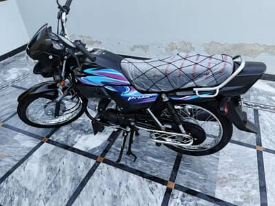 One Hand Used Bilkul Zero