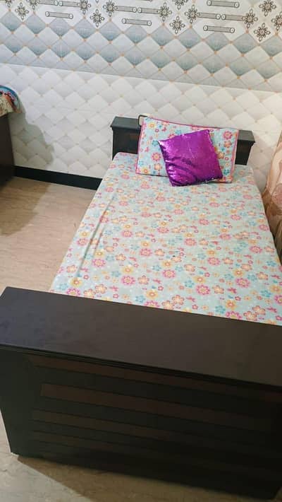Wooden Bed for Sale – Strong & Stylish