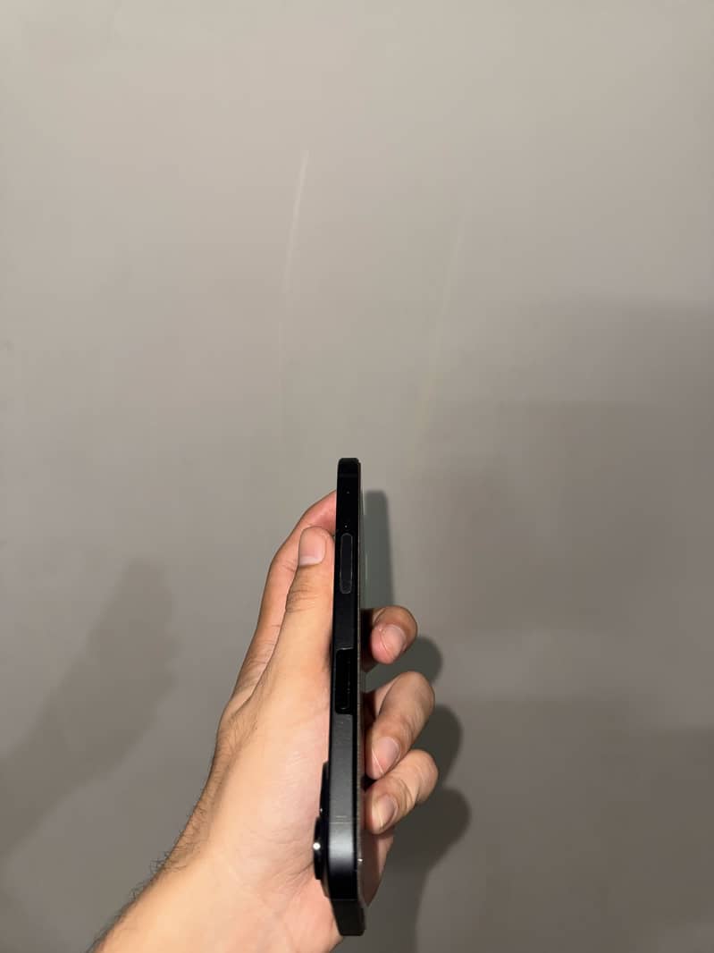 IPhone 15 4