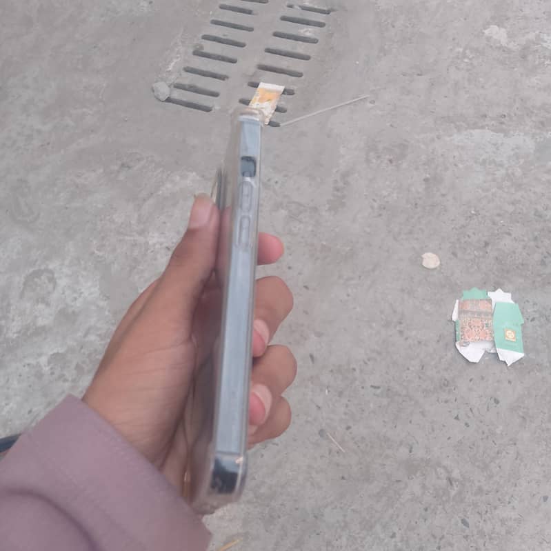 Apple iPhone 12 2