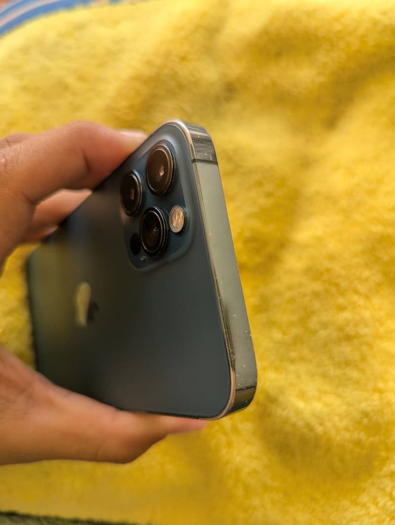 Apple iPhone 12 Pro 3