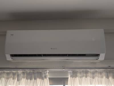 GREE 2 TON AC PULAR SERIES INVERTOR