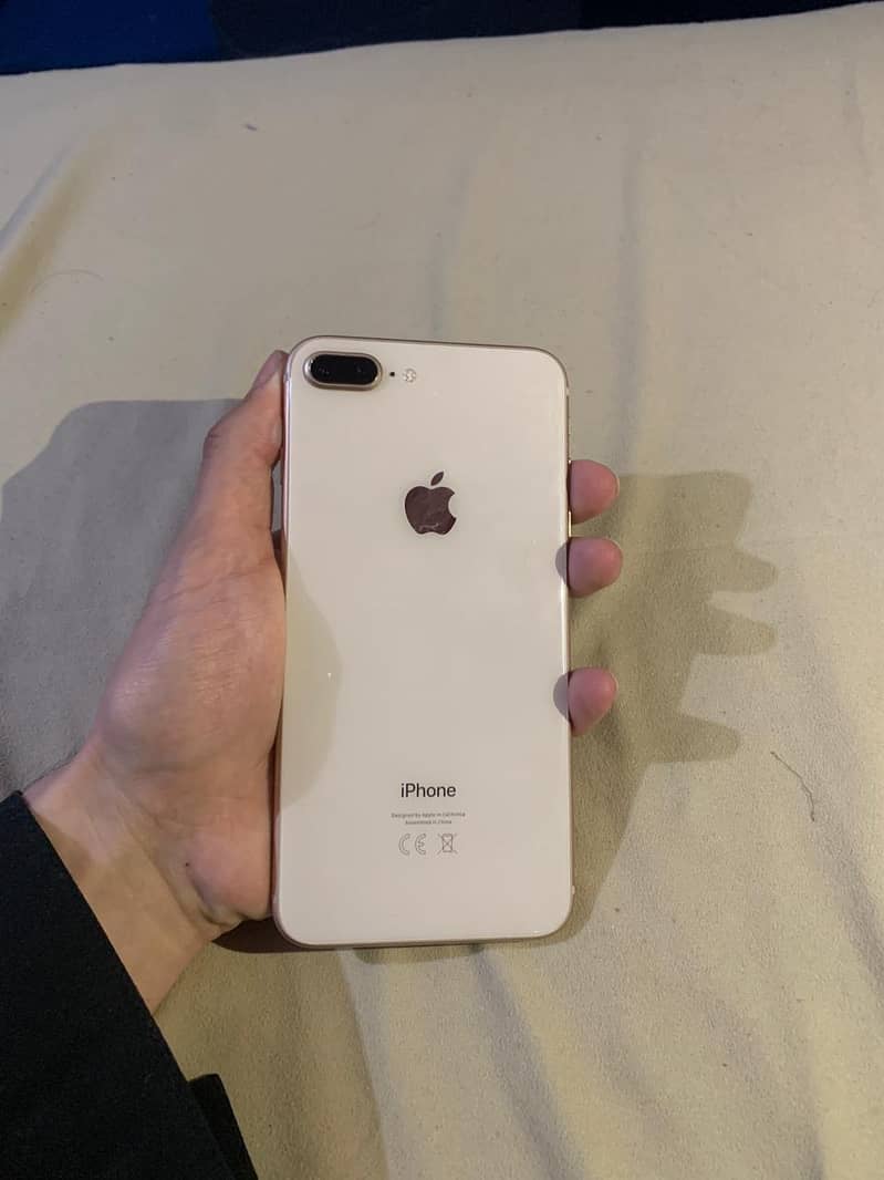 Apple iPhone 8 Plus 0