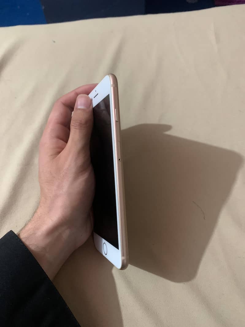 Apple iPhone 8 Plus 2