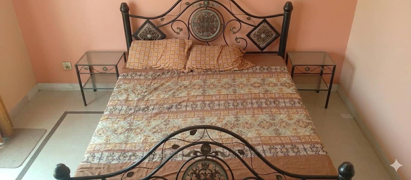 Iron bed 1