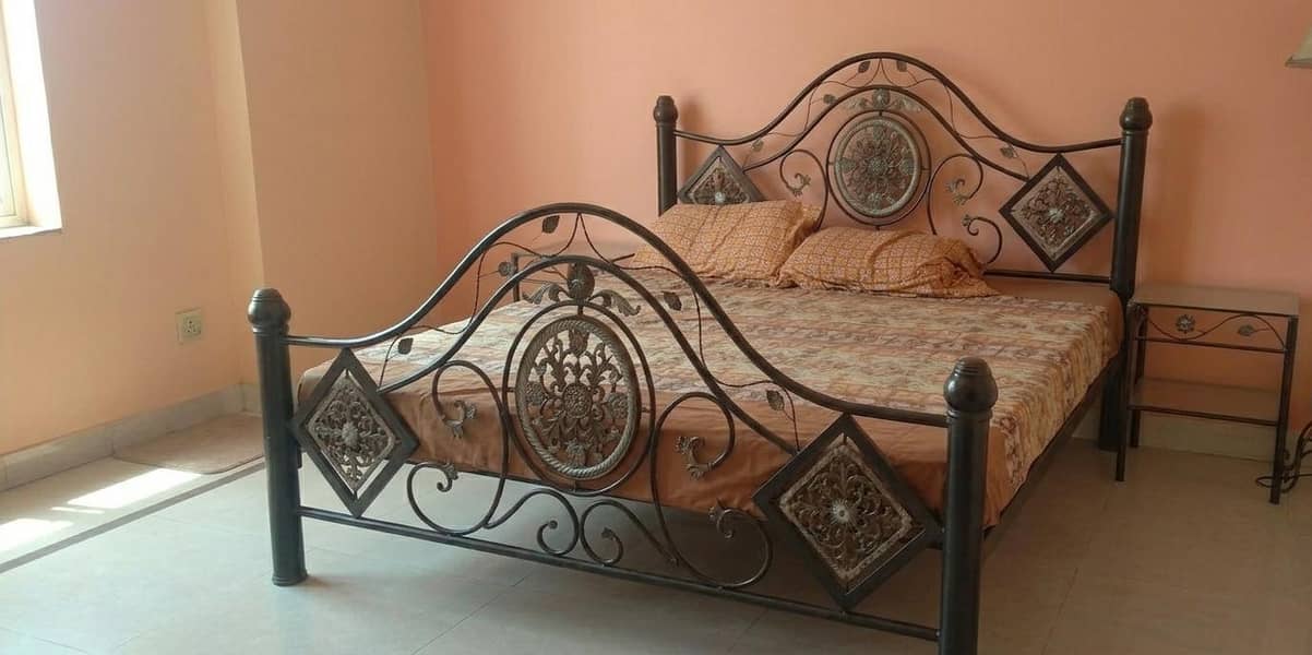 Iron bed 2