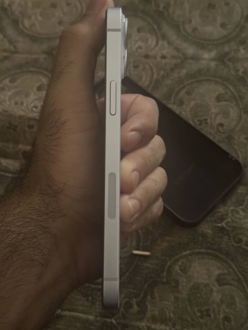 Apple iPhone 14 plus 3