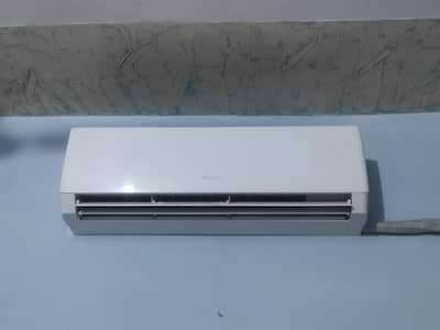 Gree 1.5 Ac 10.9. 5 condition DC inverter