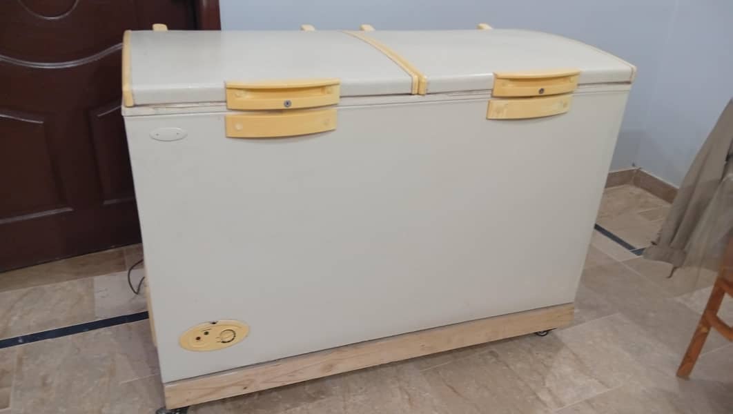 Used Waves Deep Freezer - Excellent Cooling + Free Mobile Stand 1