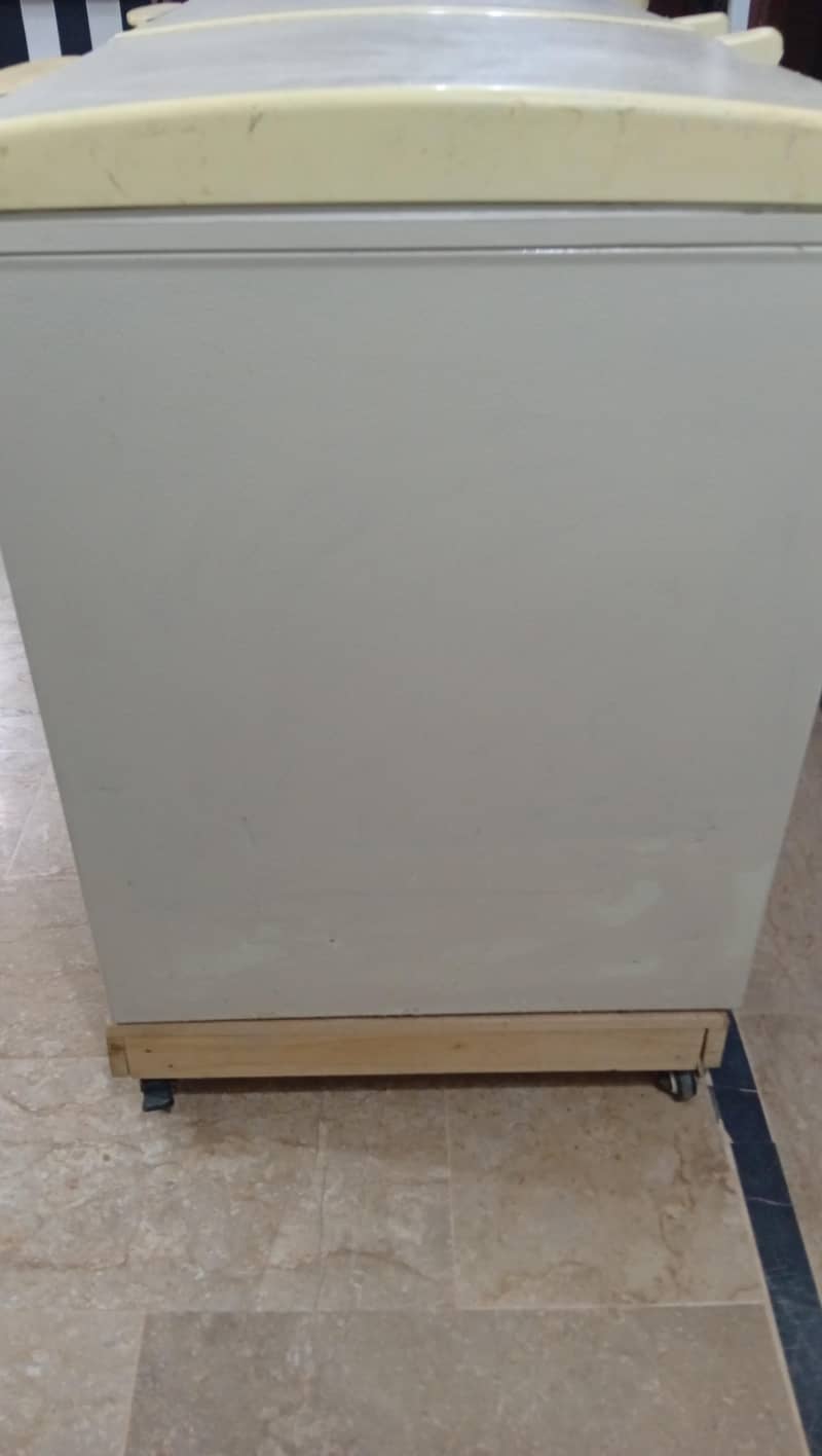 Used Waves Deep Freezer - Excellent Cooling + Free Mobile Stand 5