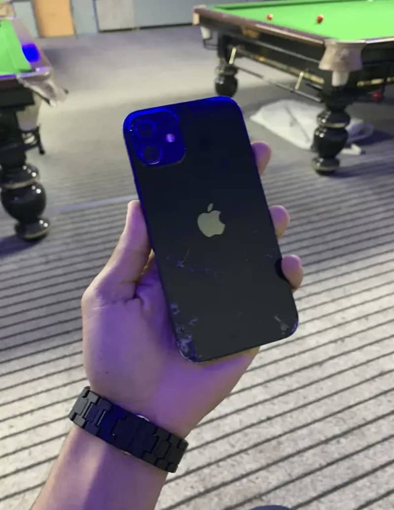 Apple iPhone 12 6